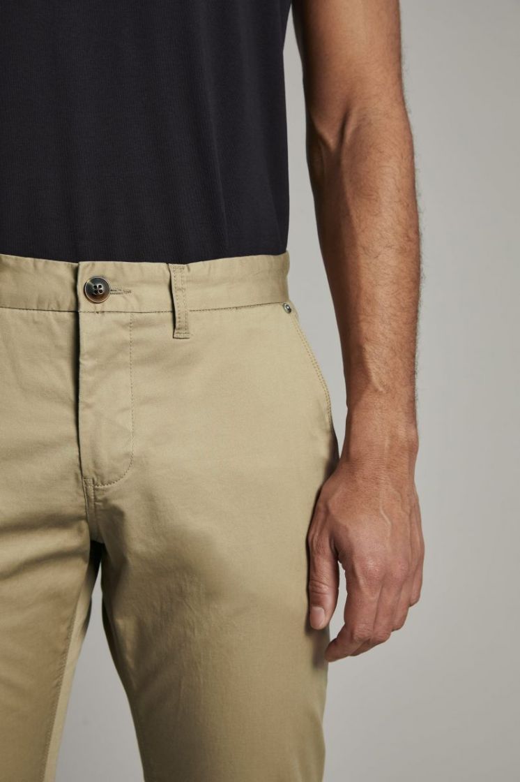 30200602 DESERT KHAKI