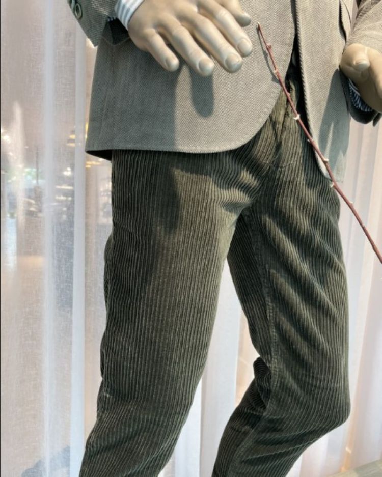 KHAKI
